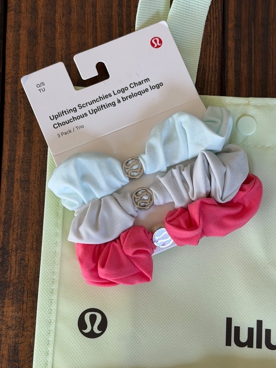 ✨ Lululemon Accessory Lot NWT Logo Charm Scrunchies Luxtreme Headband Tote